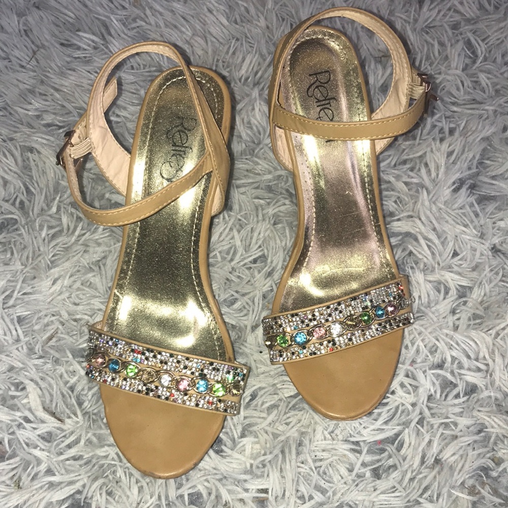 Refresh light brown wedges size 9.5